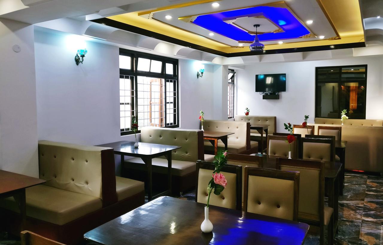 Alpine Hills Hotel 강토크 외부 사진