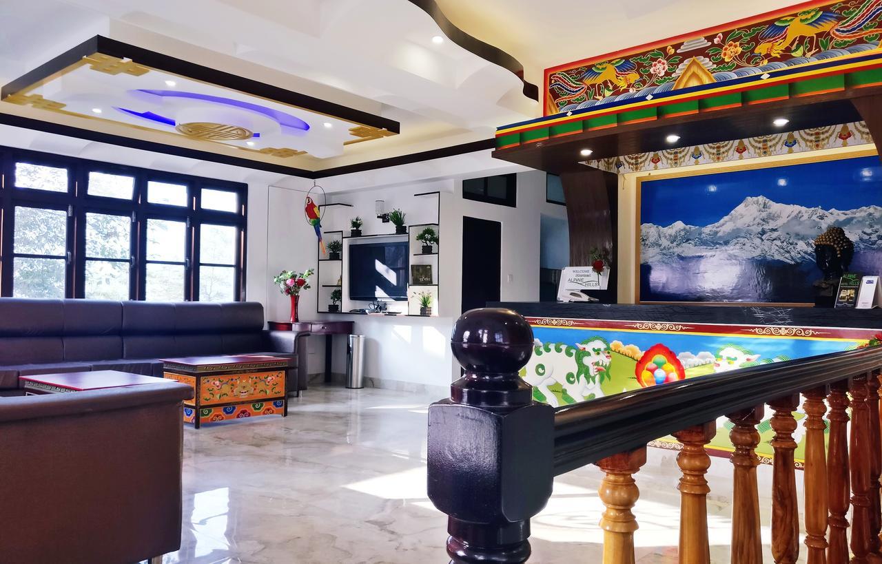 Alpine Hills Hotel 강토크 외부 사진